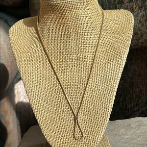 1979 Avon shimmering loop gold lariat style necklace